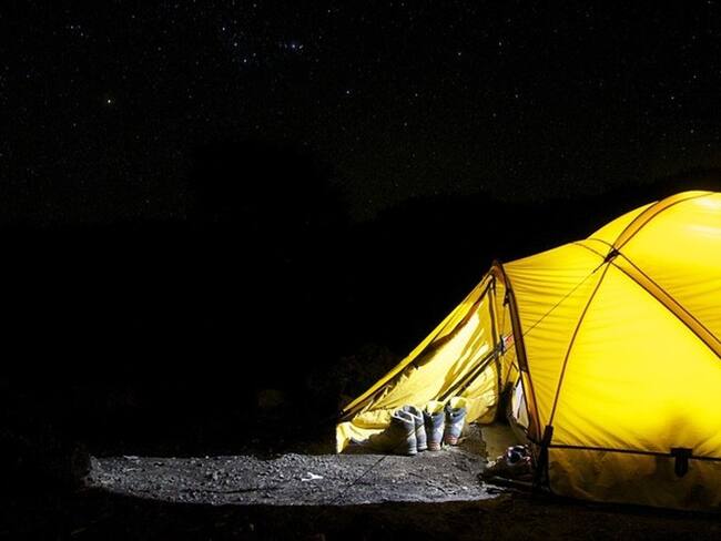 ¿Por qué ir de camping puede ayudar con tus problemas de sueño?. Foto: Pixabay.com