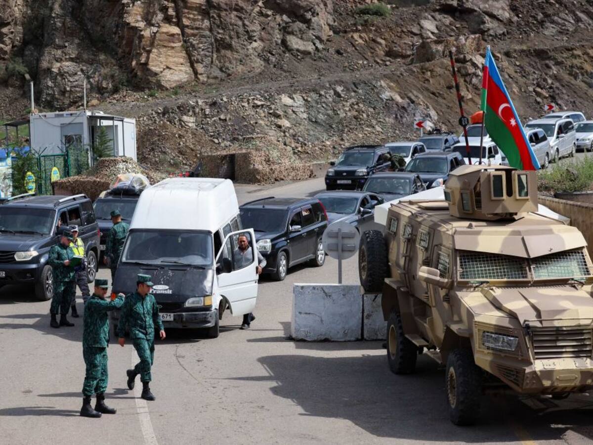 Ascienden a 68 los muertos en explosión en depósito de combustible en Nagorno Karabaj