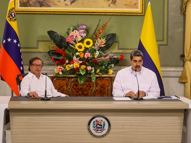 Gustavo Petro y Nicolás Maduro. Foto: EFE.