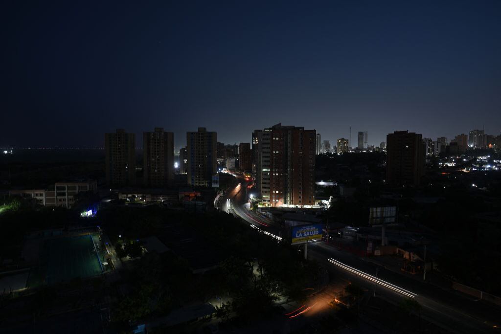 Apagón en Maracaibo, Venezuela. (Photo by FEDERICO PARRA/AFP via Getty Images)