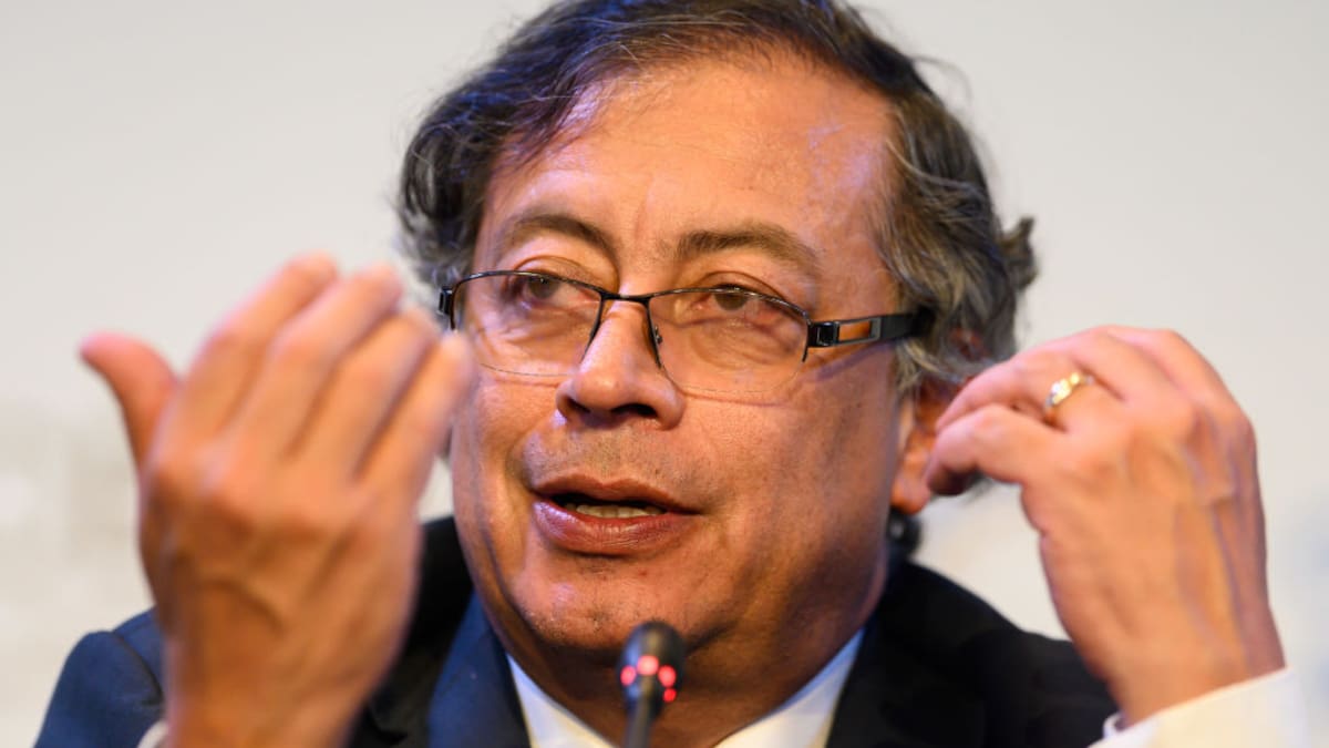 No es conveniente tener dos sistemas de pensiones compitiendo: Gustavo Petro