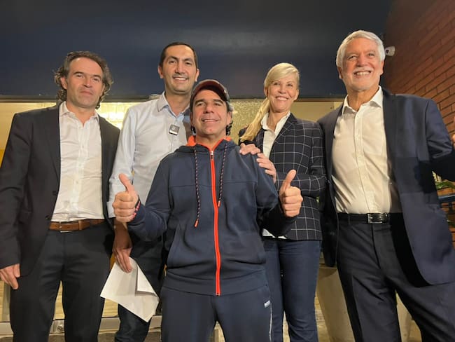 Dilian Francisca Toro, David Barguil, Enrique Peñalosa, Federico Gutiérrez y Alejandro Char, integrantes del 'Equipo por Colombia'