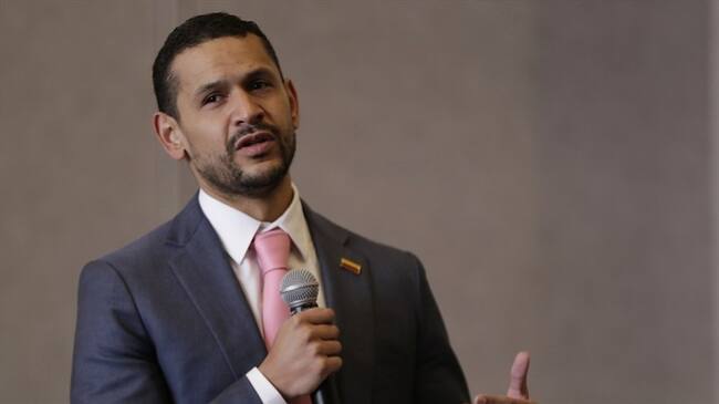 El ministro del Interior, Daniel Palacios, envió un oficio escrito a los alcaldes y gobernadores del país sobre la orden de aplazar las manifestaciones. Foto: Colprensa / ÁLVARO TAVERA