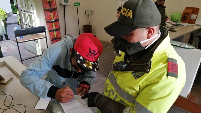 Las autoridades continuarán realizando los controles a la ley seca, pico y cédula y después de las cuatro de la tarde toque de queda.. Foto: Metun