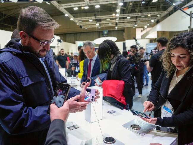 Mobile World Congress (MWC), el mayor evento de tecnología móvil del mundo. Foto: EFE/Alejandro García.