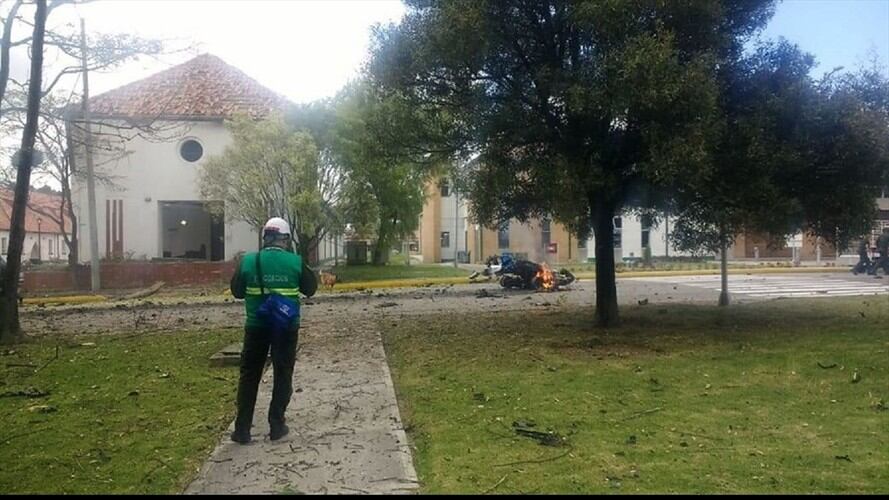 Dijo el fiscal, que antes del atentado a la escuela, se pensó en atentar en el Batallón de Artillería, en el sur de Bogotá, contra el expresidente Álvaro Uribe. Foto: Colprensa