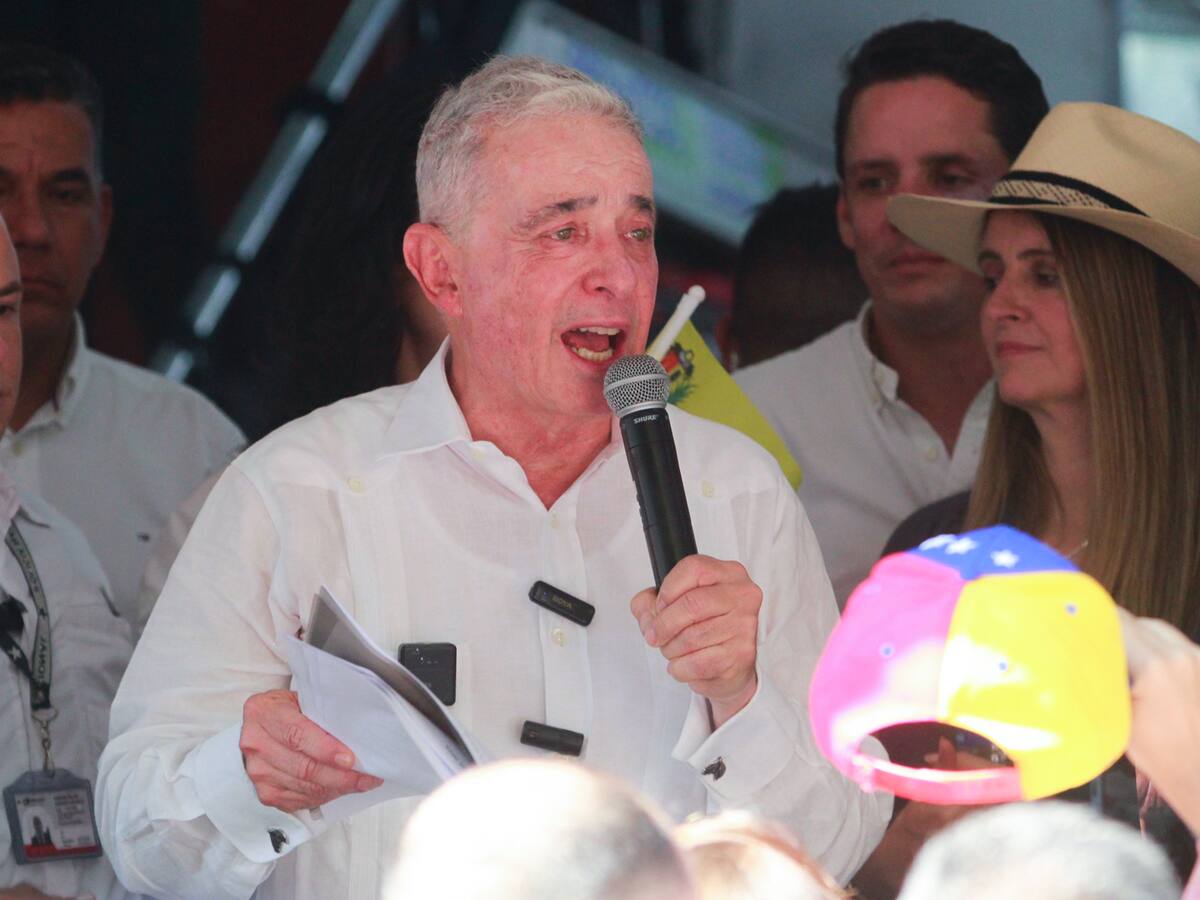 El expresidente Uribe pidió una intervención internacional para Venezuela que esté avalada por ONU