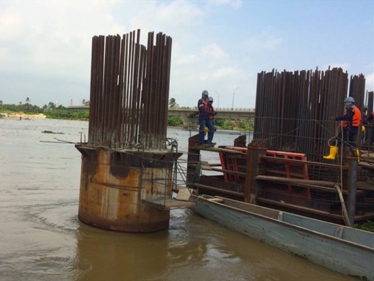 Habitantes que reclaman canalización de arroyo frenan obra de acceso al Puente Pumarejo