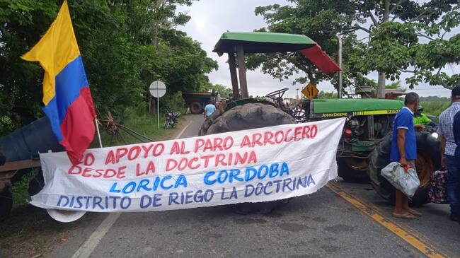 Bloqueo en la vía Lorica - Cereté. Foto: suministrada a La W.