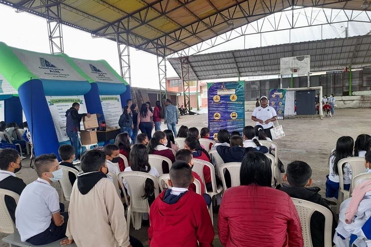 Se estableció comunicación con el Ministerio de Educación para que autorice la alteración en el calendario académico. Crédito: Alcaldía de Rosas.