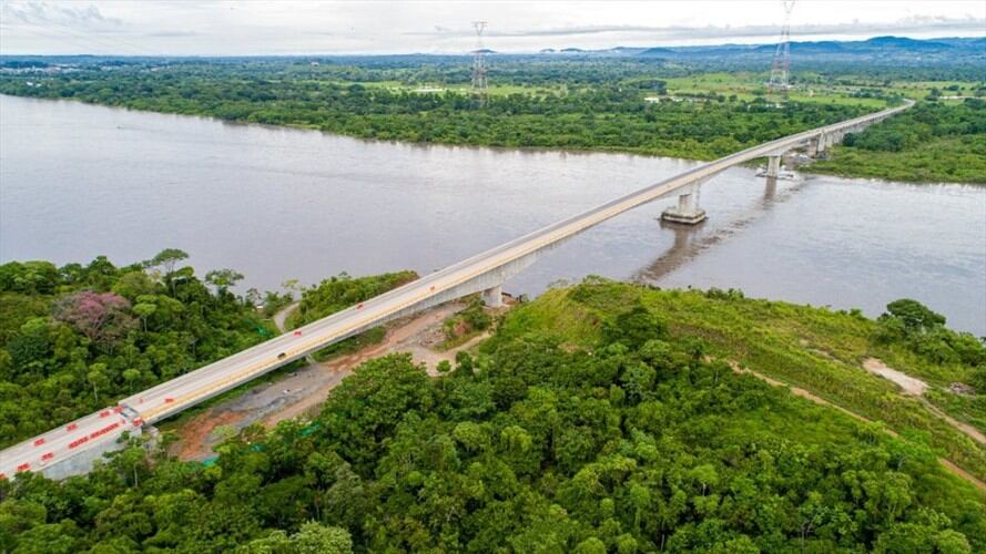 Autopista al Río Magdalena 2. Foto: Twitter ministra de Transporte, Angela María Orozco @orozco_angela