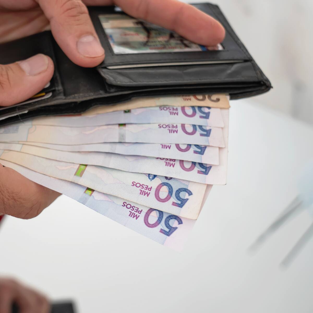 Carf alerta posible incumplimiento de recaudo público: Gobierno debe recortar $30 billones