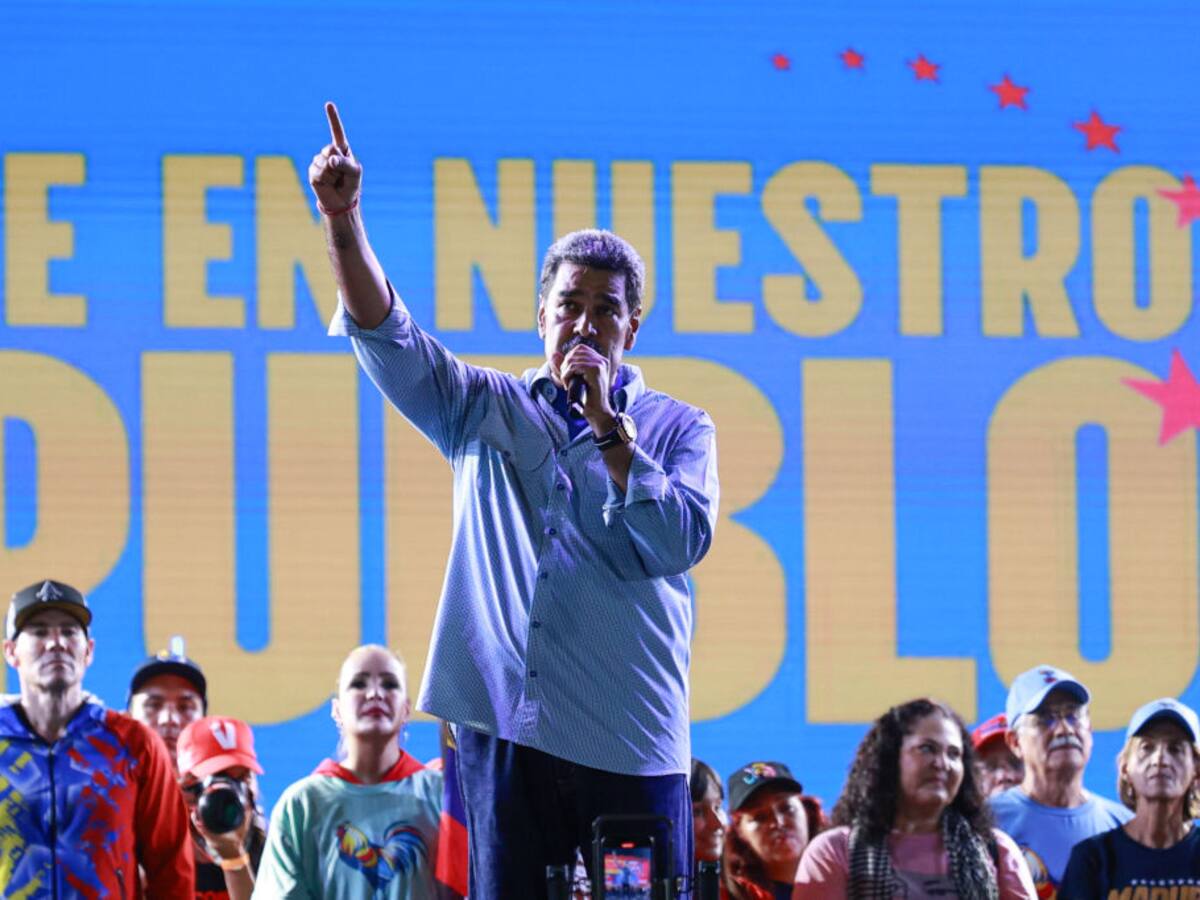 Maduro denunció que “se está intentando imponer en Venezuela un golpe de Estado”