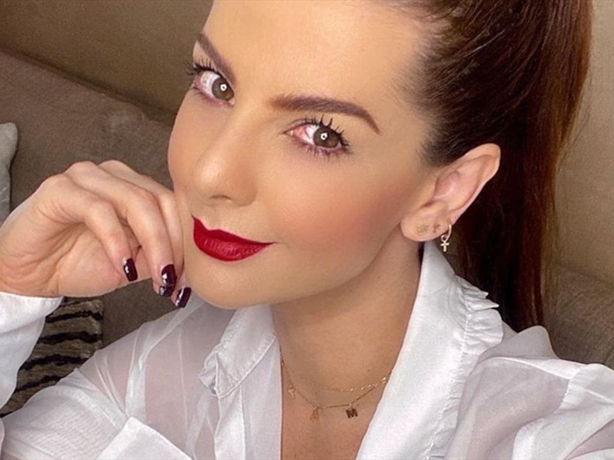 Carolina Cruz mostró fotos en las que aparece en ropa interior