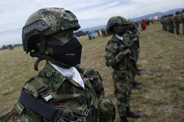 Ejército pide eliminar imagen de la serie ‘Treadstone’ en donde soldados agreden a una indígena. Foto: Colprensa