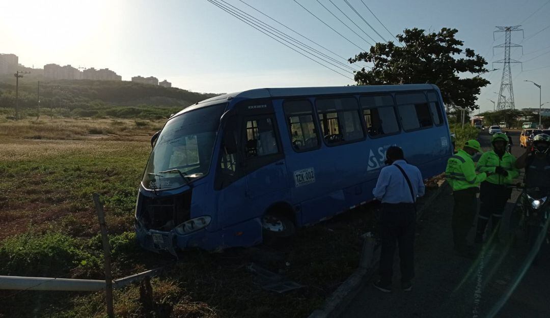 Bus que perdió el control en la Circunvalar/ Foto referencia Alianza Sodis