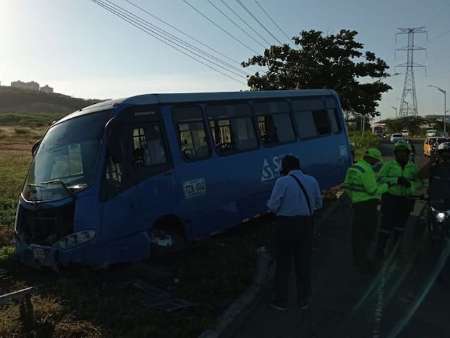 Bus que perdió el control en la Circunvalar/ Foto referencia Alianza Sodis
