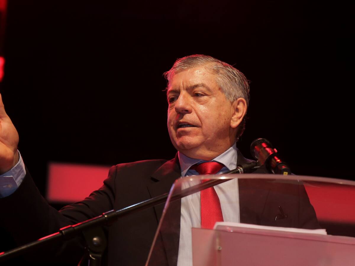 Hay presión indebida del Gobierno y del CNE: expresidente César Gaviria