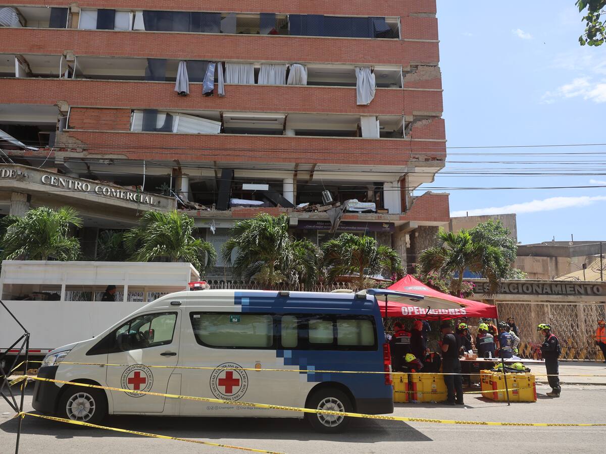 Rescatan con vida a Hernán Gil tras una semana bajo los escombros por los terremotos en Venezuela