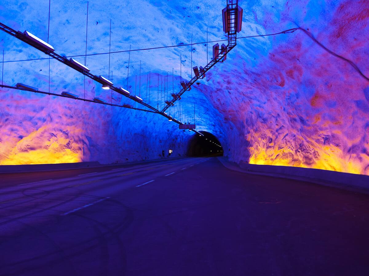 ¿En qué país está el túnel más largo del mundo? Tiene 24.5 kilómetros