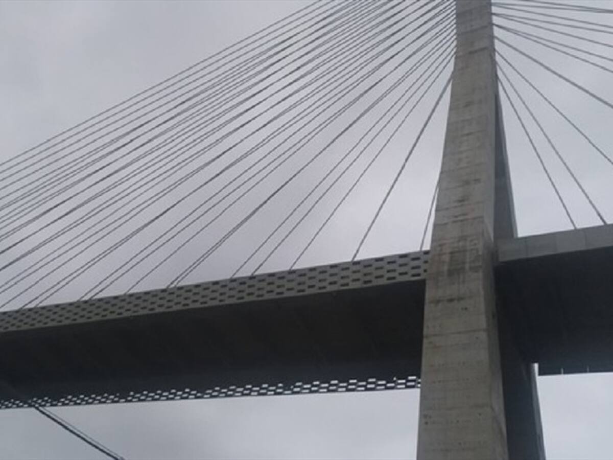 Exigen barandas antisuicidio en el Puente Hisgaura