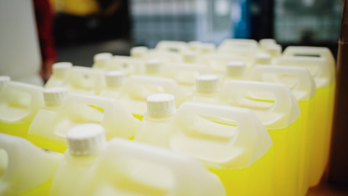 Descubren supuesta red que habría usado empresa de pinturas para desviar químicos al narcotráfico