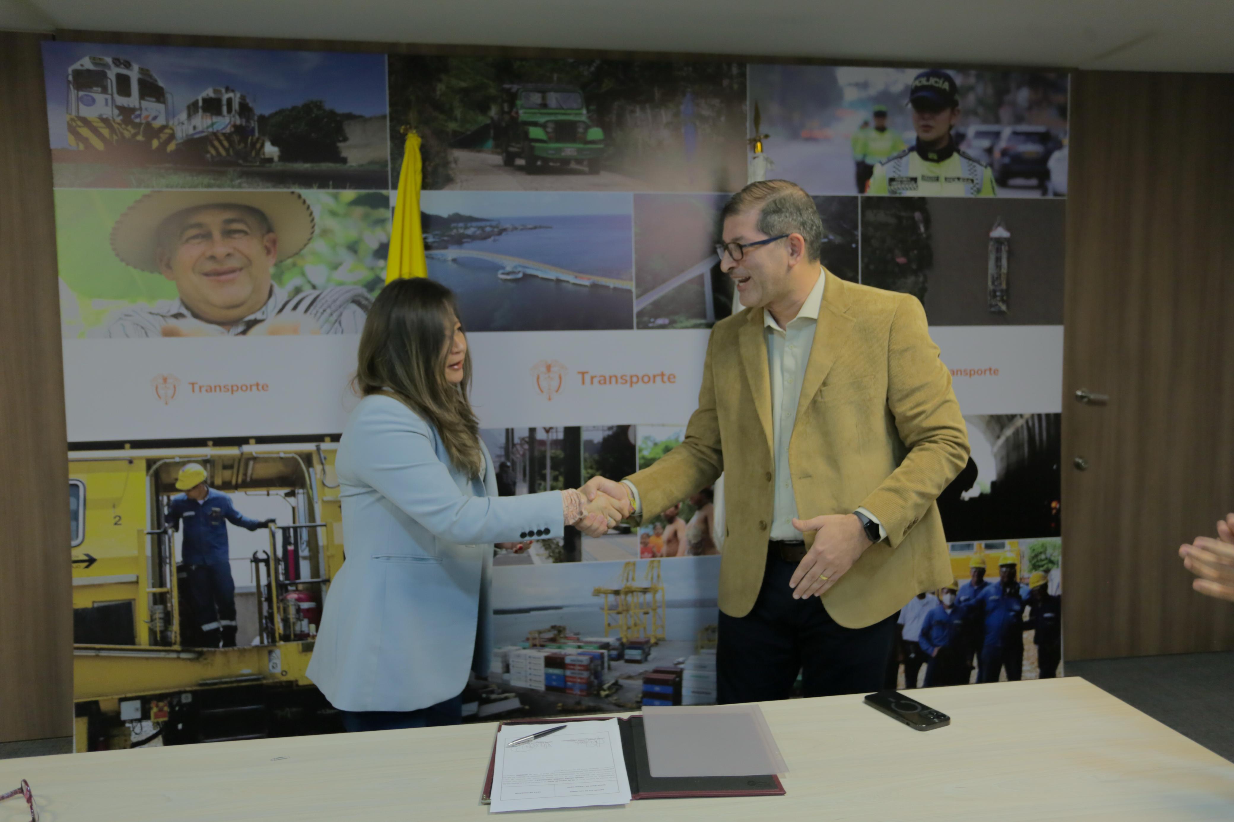 Óscar Javier Torres Yarzagaray se posesionó como el nuevo presidente de la Agencia Nacional de Infraestructura  -Cortesía ANI