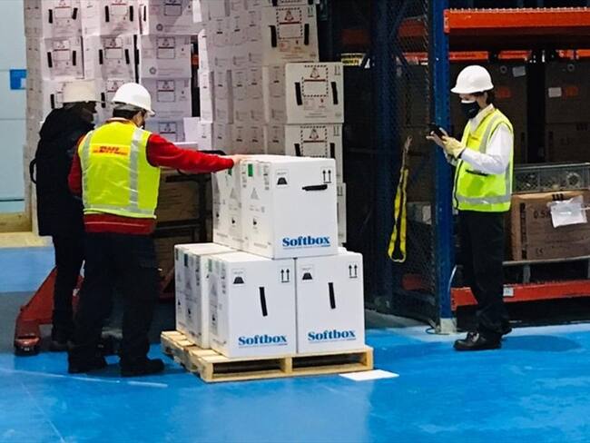 Colombia recibió nuevo lote de vacunas contra el covid-19 de Pfizer. Foto: Colprensa