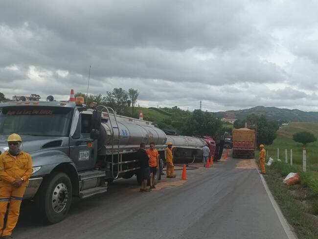 Habilitado a un carril la vía Cúcuta - Costa Caribe. / Foto: Cortesía para W Radio.