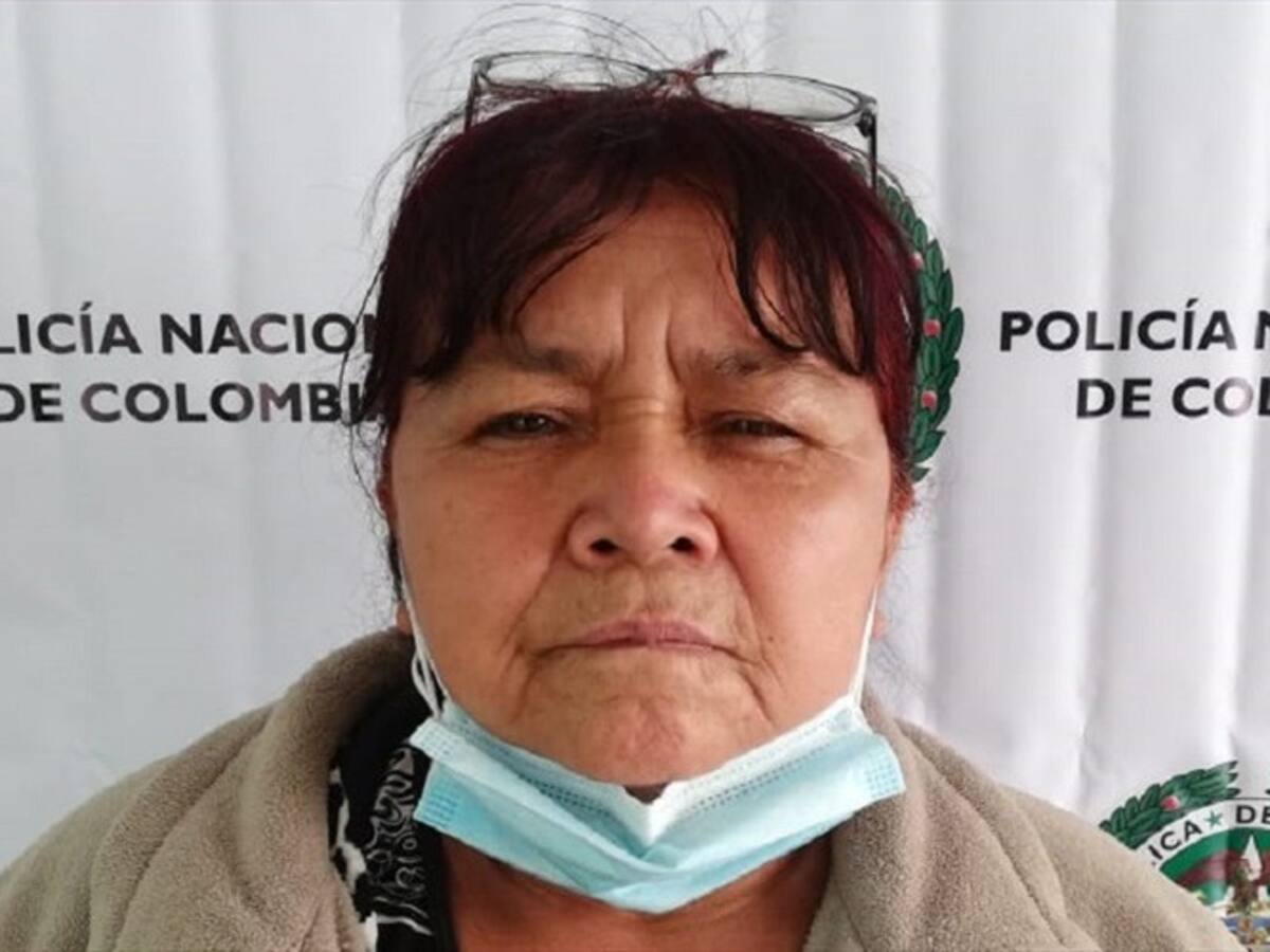 Mujer de 67 años señalada de traficar moneda falsa