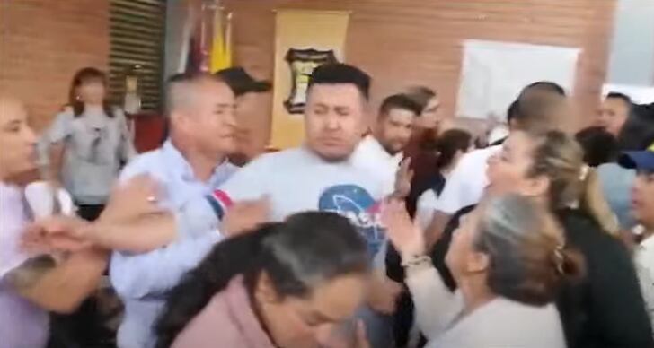Reunión por minería en California, Santander. Foto: Captura de video
