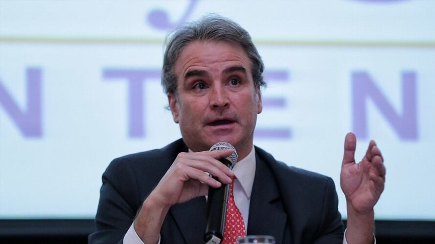 La defensa de Christian Daes, presidente de Tecnoglass, denunció varios trinos publicados por el ex superintendente de Industria y Comercio (SIC), Pablo Felipe Robledo. Foto: Colprensa