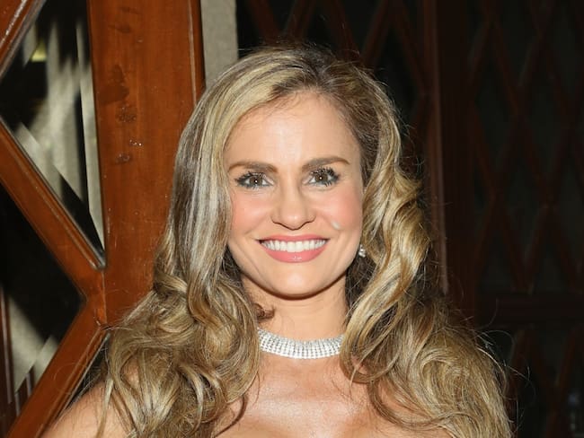 Manejo lencería y fetiches: Aura Cristina Geithner sobre su OnlyFans