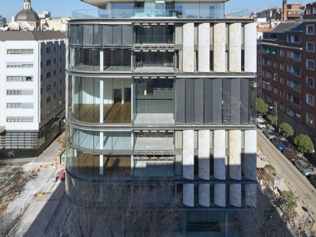 Los colombianos con apartamentos en el edificio más caro de España