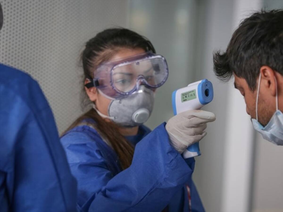 Duque expide directiva para que funcionarios públicos regresen a las oficinas