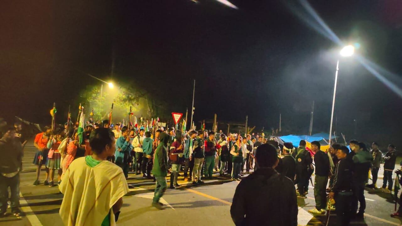Minga indígena en el sector de Remolinos, entre Caldas y Risaralda. Foto suministrada.