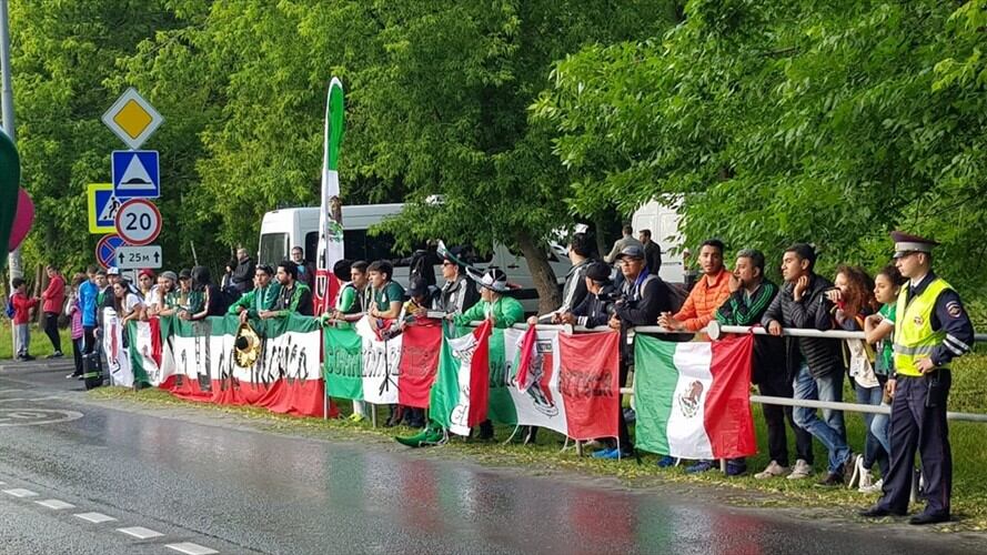 En la cancha de Strogino Stadium de Moscú trabaja la Selección de México. Foto: Deportes W/ Julián Capera.