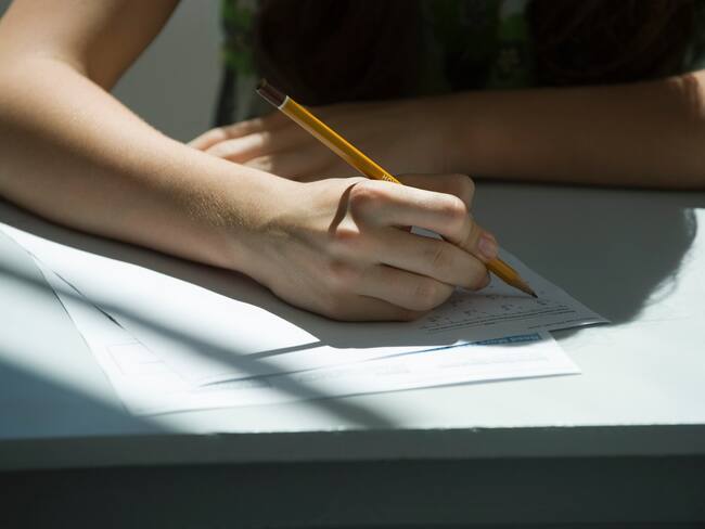 Imagen de referencia de persona en un examen. Foto: Getty Images