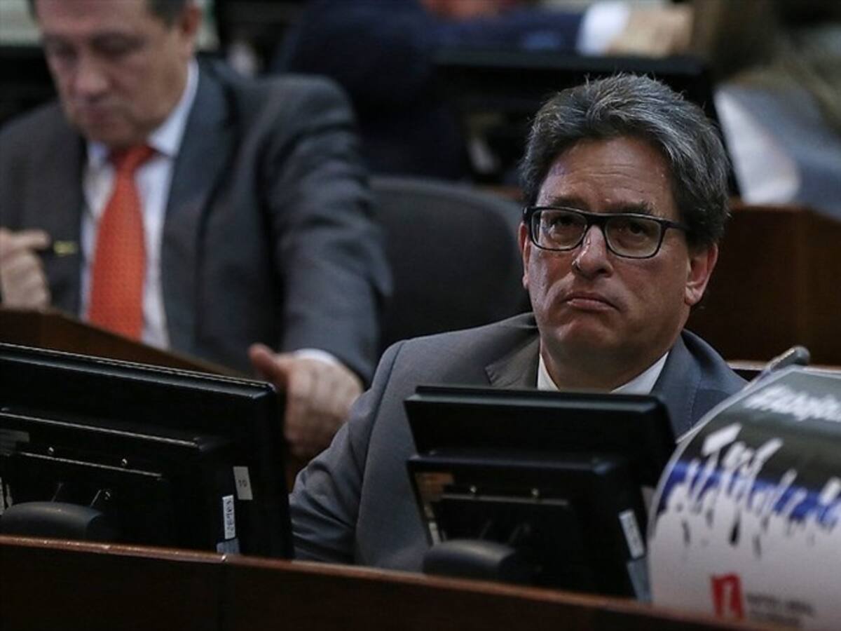 Minhacienda tendrá que responder ante el Senado por préstamo a Avianca