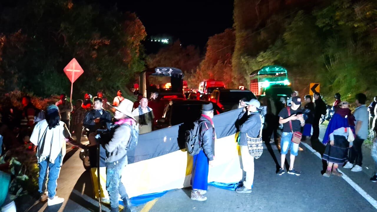 La movilidad está interrumpida en el sector de El Túnel del municipio de Cajibío. Crédito: Red de Apoyo Cauca.