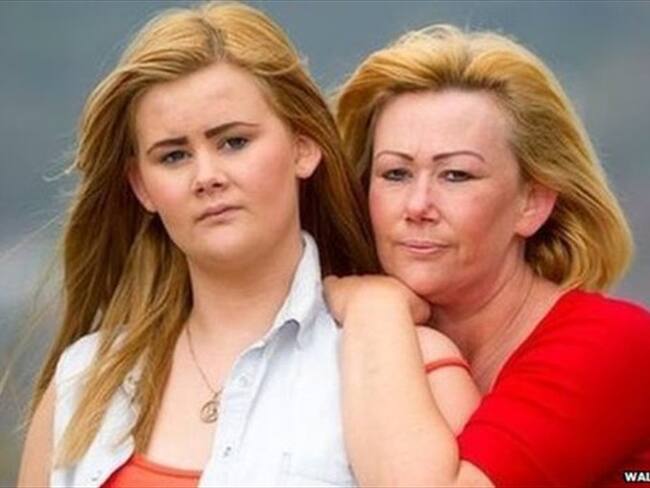 Julie Bradford tuvo el bebé para su hija que quedó infértil después de tratarse por un cáncer cervical. Foto: WALES NEWS SERVICE, tomada de BBC Mundo.