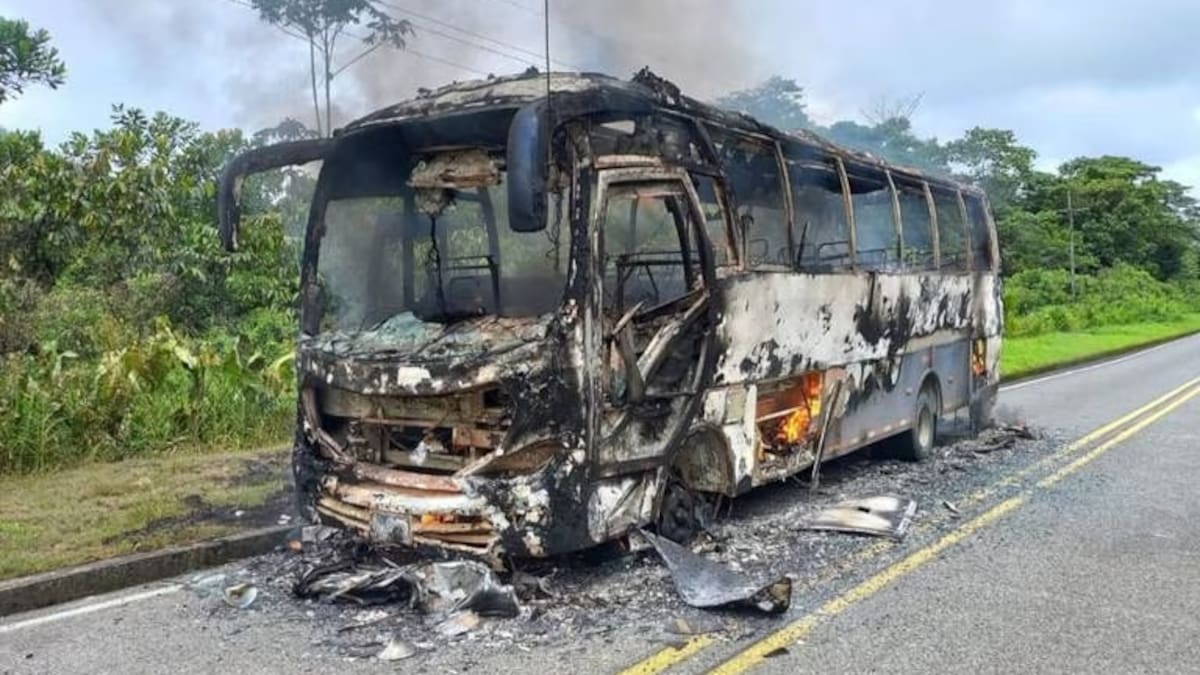 Nuevamente incineran un bus de Flota Occidental en la vía entre Risaralda y Chocó