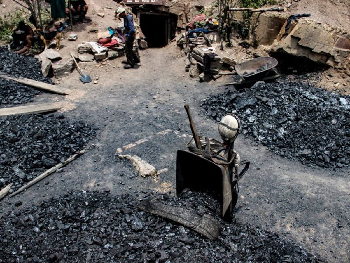 Doce personas murieron asfixiadas en mina de oro cerrada en Venezuela