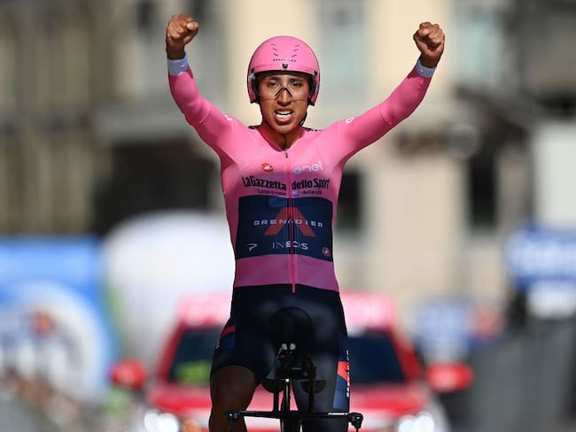 MILAN, ITALY - MAY 30: Egan Arley Bernal Gomez of Colombia and Team INEOS Grenadiers Pink Leader Jersey celebrates at arrival during the 104th Giro d&#039;Italia 2021, Stage 21 a 30,3km Individual Time Trial stage from Senago to Milano / ITT / #UCIworldtour / @girodiitalia / #Giro / on May 30, 2021 in Milan, Italy. (Photo by Stuart Franklin/Getty Images)