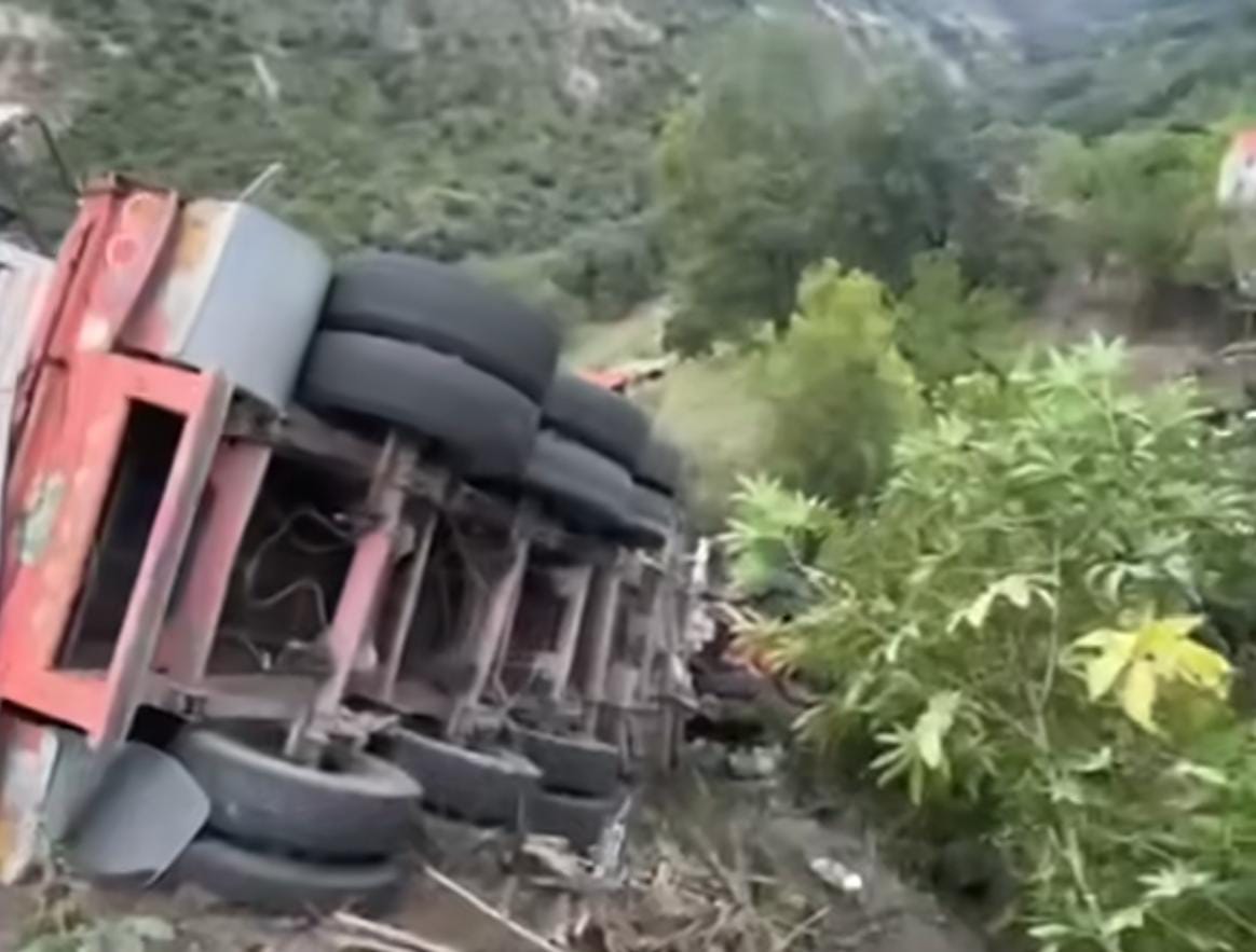 Dos menores fallecidos y seis personas heridas deja fatal accidente de tránsito en Paz de Río 