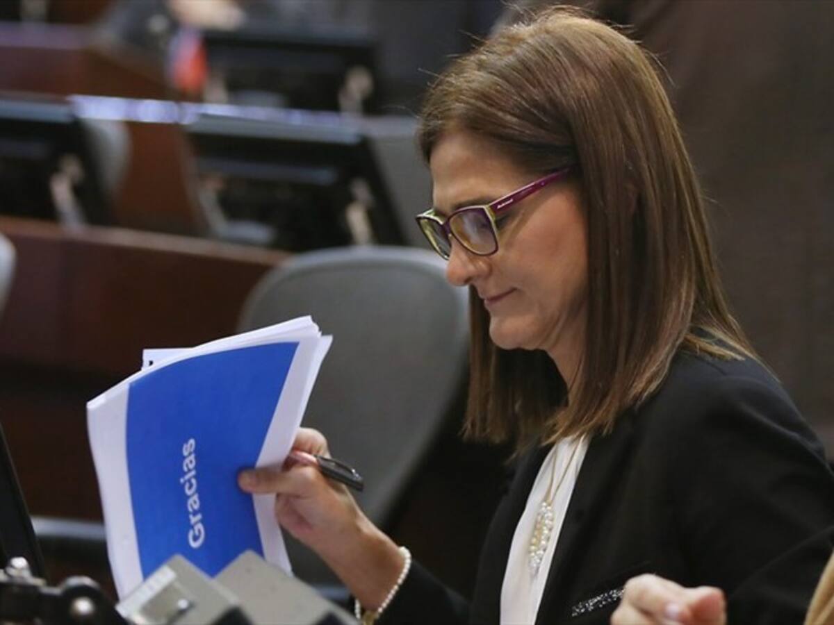 Oposición presenta moción de censura contra la Ministra de Transporte