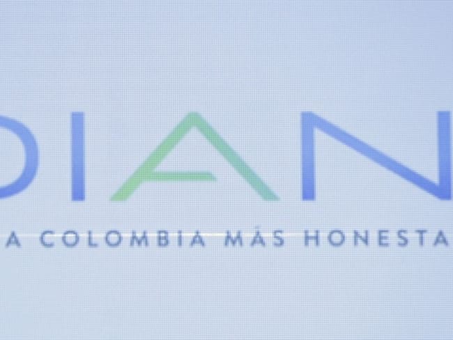 Logo de la Dirección de Impuestos y Aduanas Nacionales. Foto: Colprensa - Diego Pineda