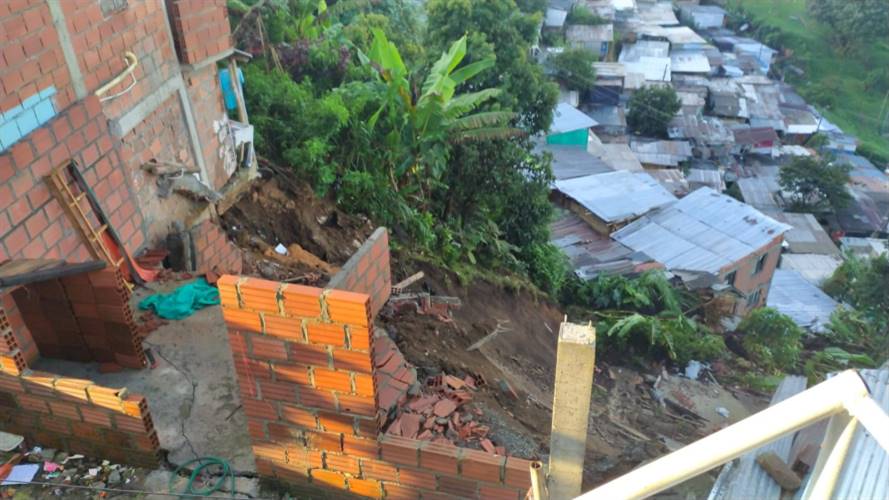 Deslizamiento de tierra en Pereira. Crédito: Cuerpo Oficial de Bomberos.