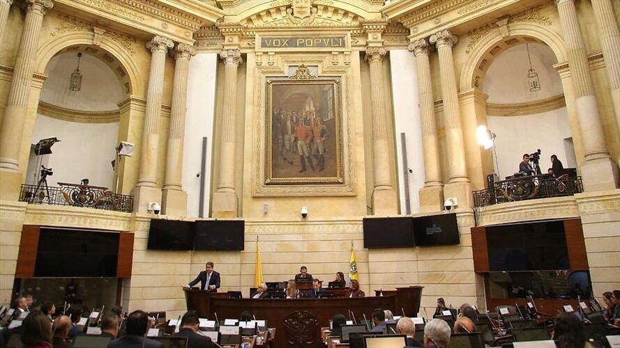 El senador Rodrigo Lara hizo un llamado a que se revise la situación de seguridad en el país. Foto: Colprensa