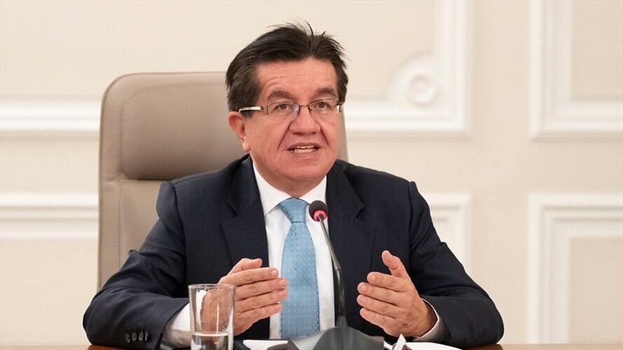 El Ministerio de Salud también confirmó que llegarán 600.000 dosis de Pfizer.. Foto: Colprensa